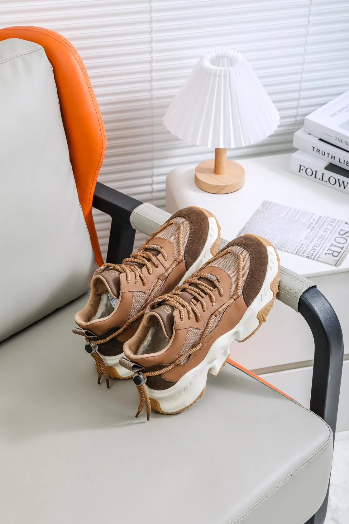 Men's shoes 💰620 IUGGI Heavy-duty thick-soled dad shoes EVA foam outsole Rarely seen on the market Retro version Very good-looking on the feet Mainly because it is so classy All-sheep fur lining Thick sole plate Super soft rebound Model 6081 Men's model 39-44 [issued]